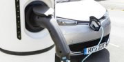 Venda de carros elétricos bate recorde na UE: subida de 28% em 2022 e já ultrapassam veículos de combustão